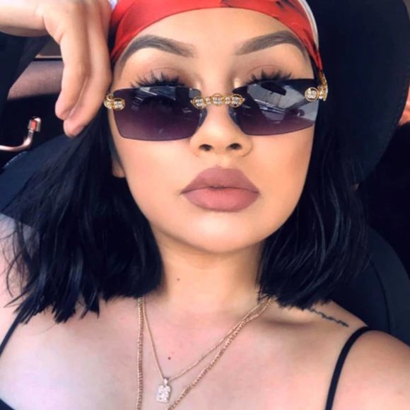 NEW! 💕Sparkling Stones Sunglasses - Picture 7 of 8